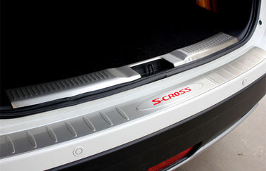 中国 SuzukiのS十字2014はドアの土台の版、銀メッキの車のドアの土台の保護装置を照らしました サプライヤー