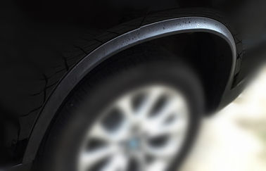 中国 BMW F15 X5 2014 の車輪のアーチのフェンダーのトリムは、装飾的な自動フェンダー装飾します サプライヤー